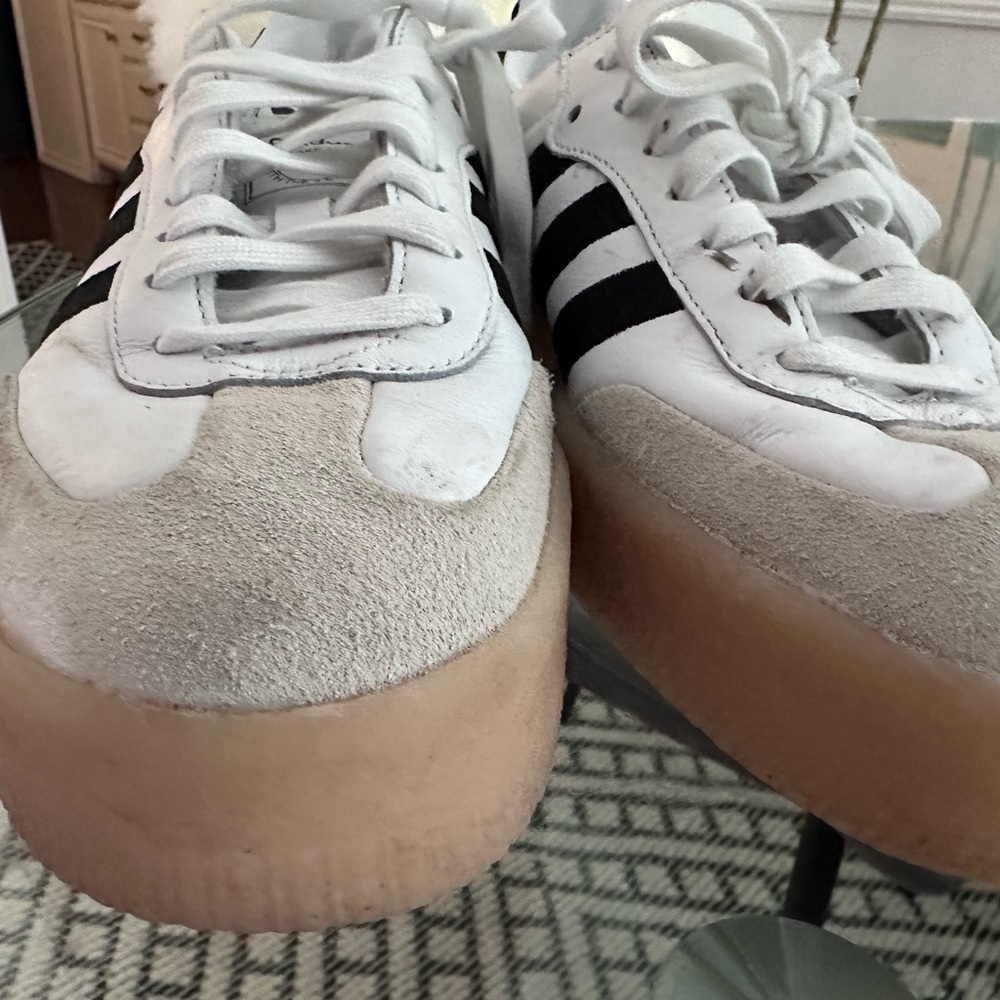 size 10 women’s black and white platform sambas